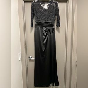 New woman’s dress size medium